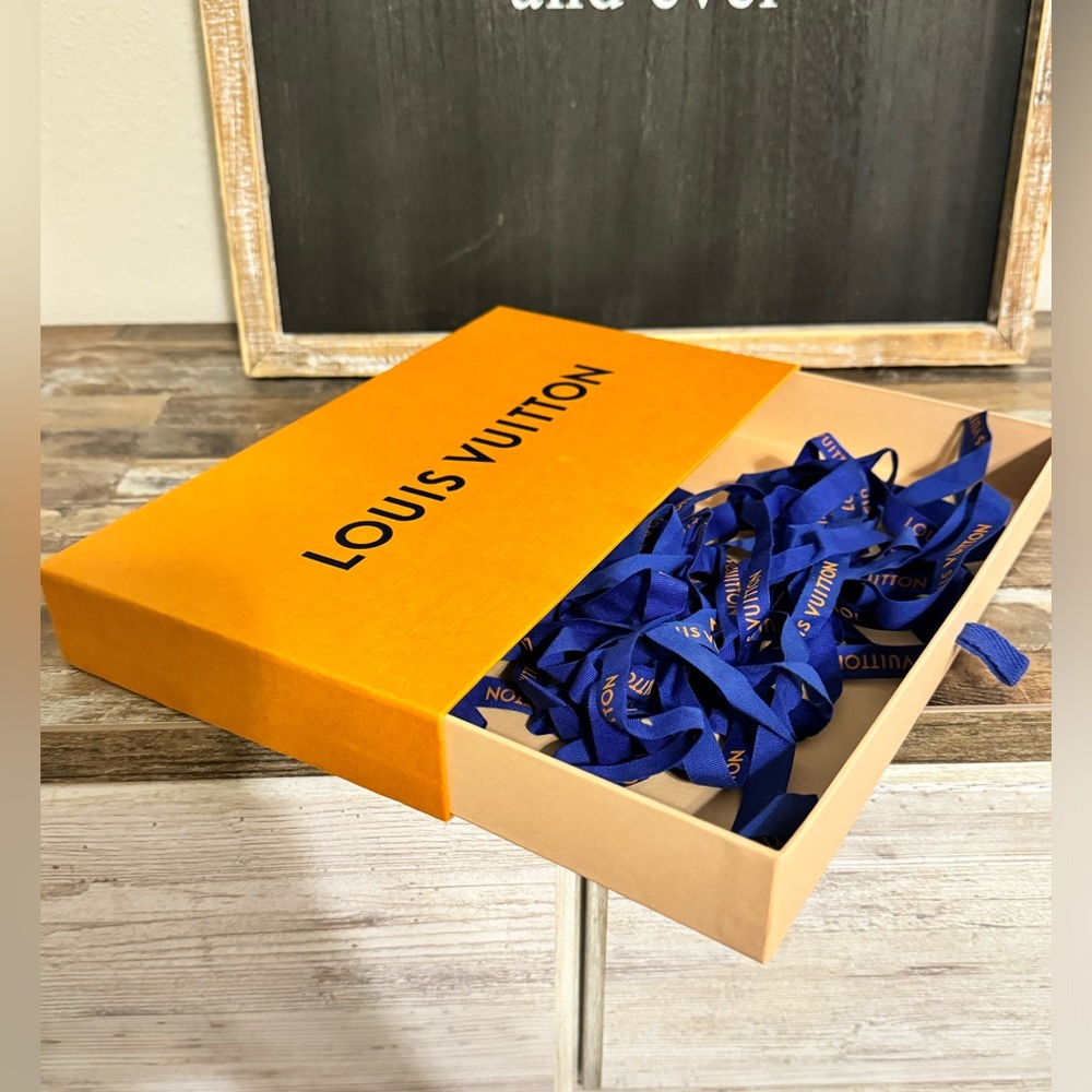 Louis Vuitton box